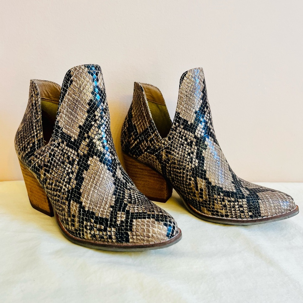 Anthropologie Coconuts by Matisse Snakeskin Ankle Boots, Size 6.5, Mobwife